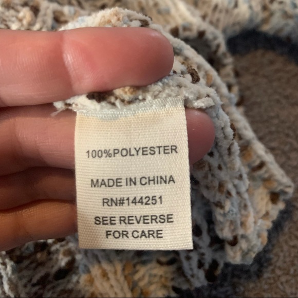 Moon & Madison Cropped Cable Knit Sweater “NWOT” - Picture 3 of 6